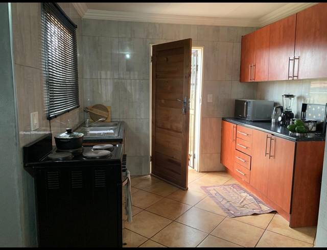 2 BEDROOM HOUSE FOR SALE IN VANDERBIJLPARK CE 3